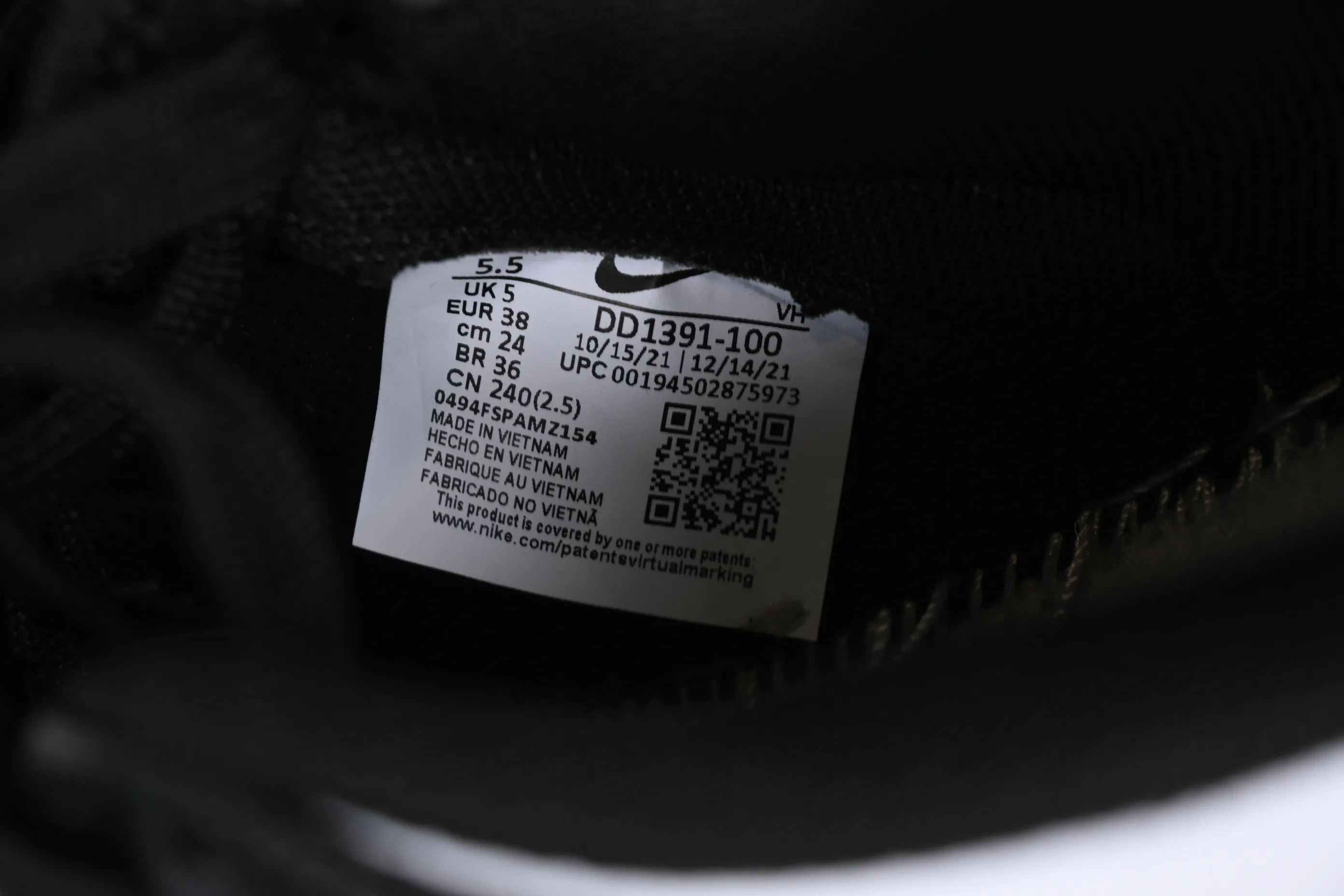 All Categories Nk SB Dunk Series Nk SB Dunk Low Low-top sneakers Nk Dunk Low Black and White Panda Customized version of deconstructed strap casual sneakers DD1391-100